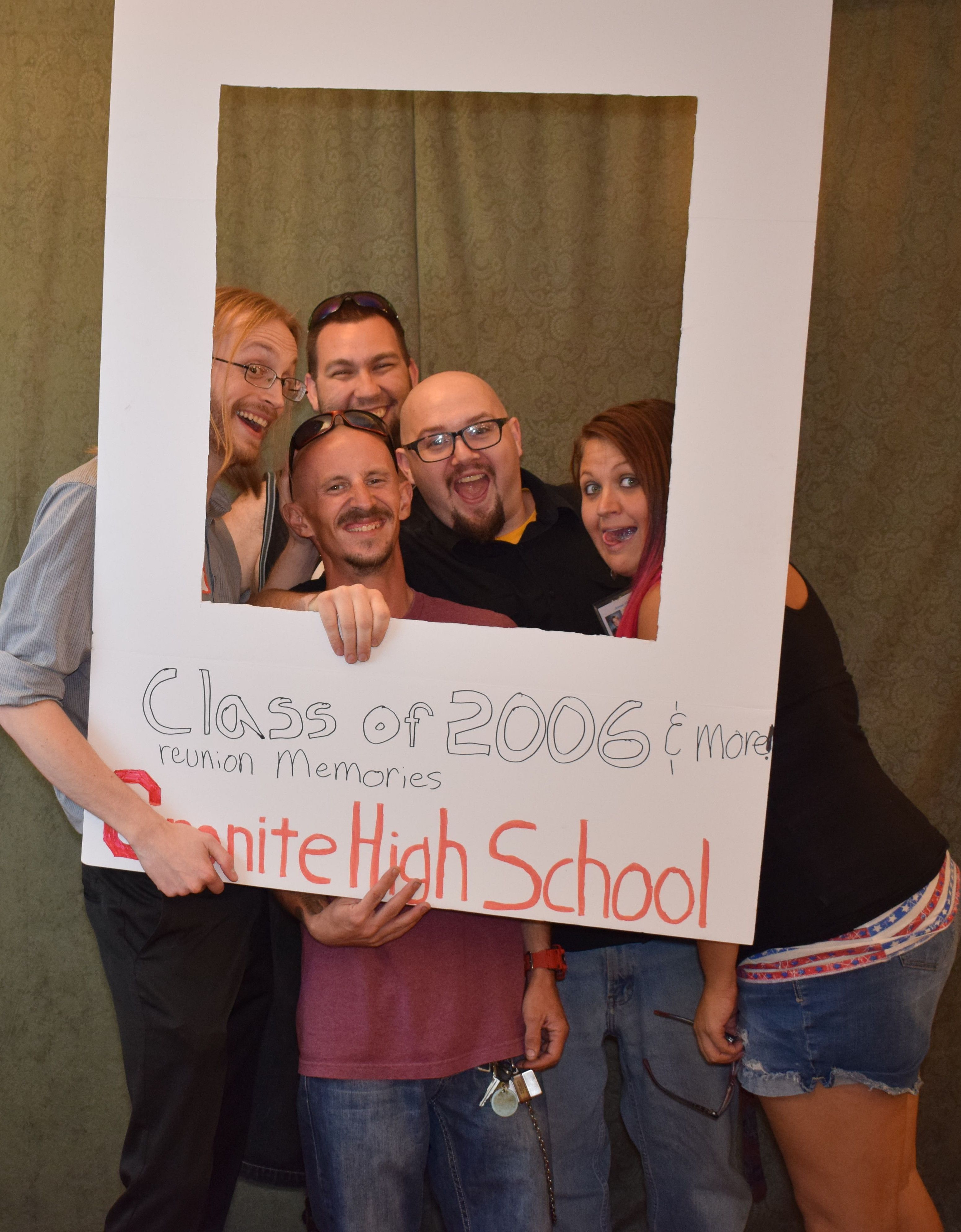 Photo Booths: A Nostalgic Touch to High School Reunions 1 Photo Booths: A Nostalgic Touch to High School Reunions